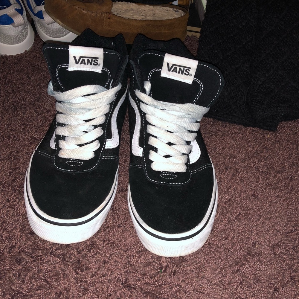 Black Vans!